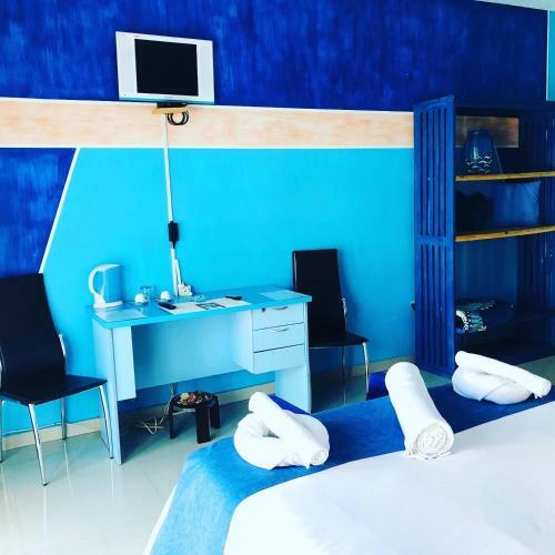 Hostal Petite Flower Guest House