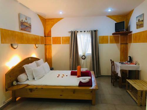 Hostal Petite Flower Guest House