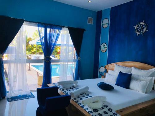 Hostal Petite Flower Guest House