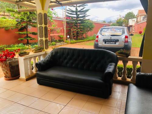 Hostal Petite Flower Guest House