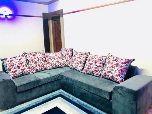 Naka Breeze Lake View Apartment With Wifi/netflix