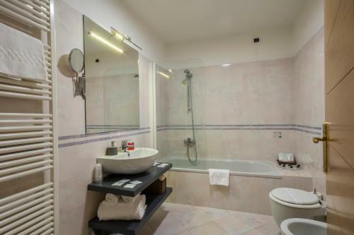 Hostal Piazza Paradiso Accommodation