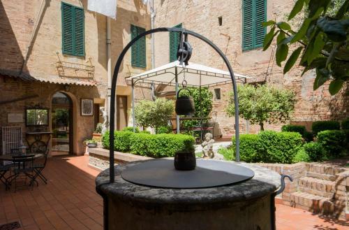 Hostal Piazza Paradiso Accommodation