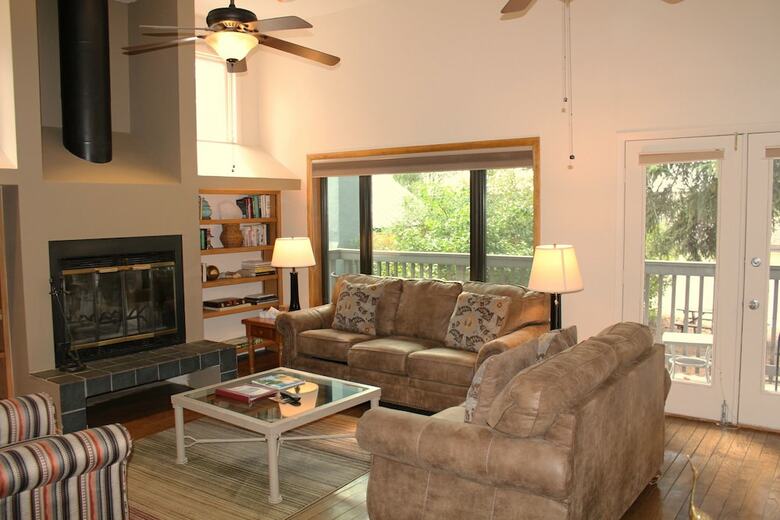 Shadow Mountain Lodge