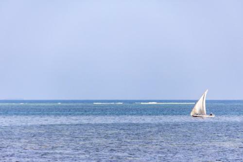 Stylish Beachfront Apartment Mombasa King Sized Bed
