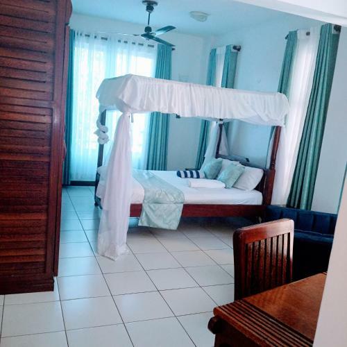 Private Room In A Beach Front Apartment
