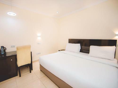 Broadfield Hotel Apo Residence