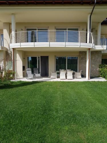 Luxury Apartments Beauty Gardens
