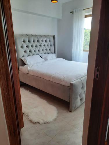 Modern, Minimalistic Apartment Close To Two Rivers Mall