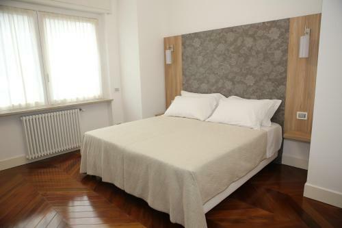 Hostal Champagne Rooms