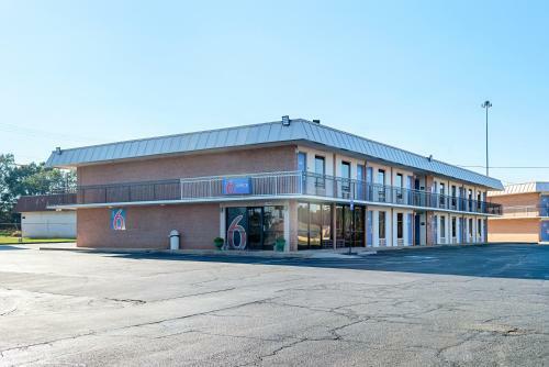 Motel 6 Perry