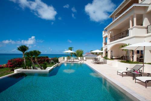 Hotel The Cove Suites