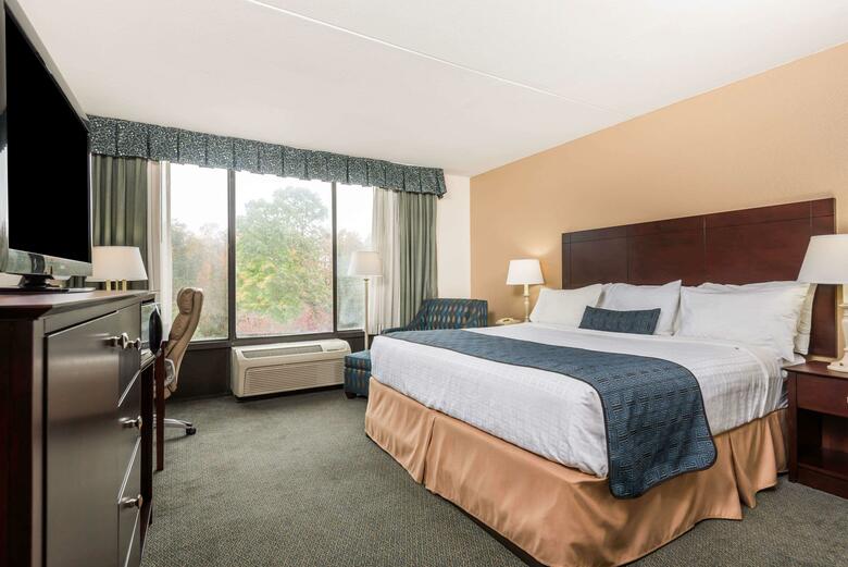 Days Hotel Williamsburg Busch Gardens Area
