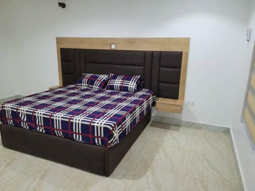 Tts' - The Thompsons' Luxury Hill Top Apartments