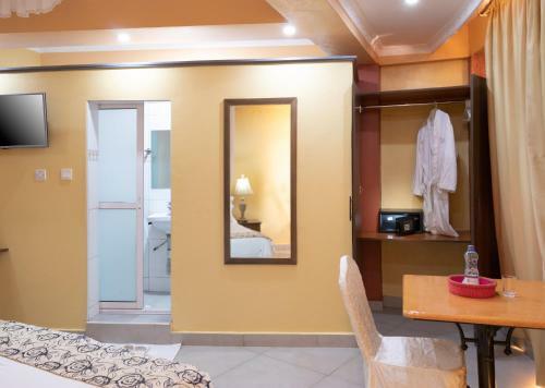 Eton Hotel