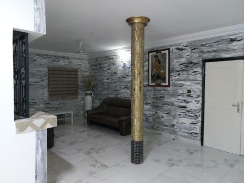 Hotel Royal Blue Guest House & Bar