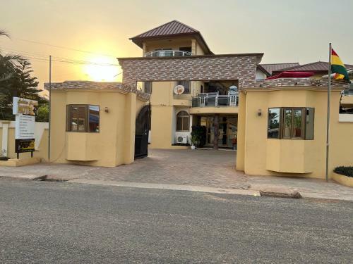 Golden Coast Hotel