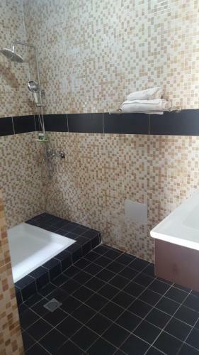 Fini Hotel Bobende