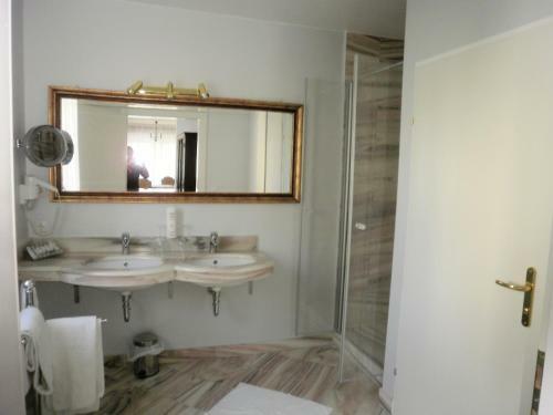Hotel G�stehaus Auerhahn