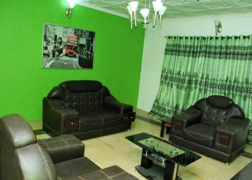 Palais Royale Hotel & Suites