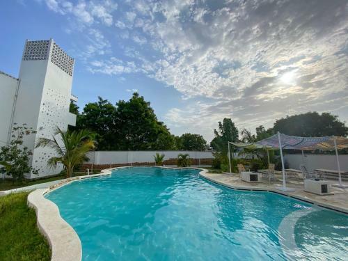 Lovely 2-bedroom Apartment With Pool