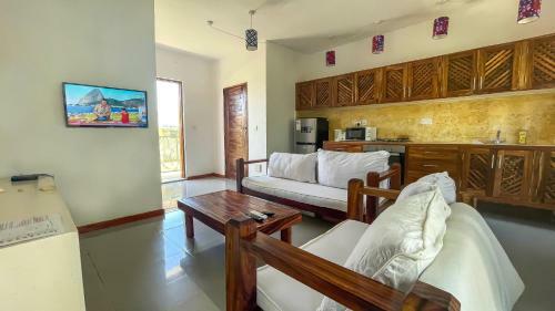 Lovely 2-bedroom Apartment With Pool