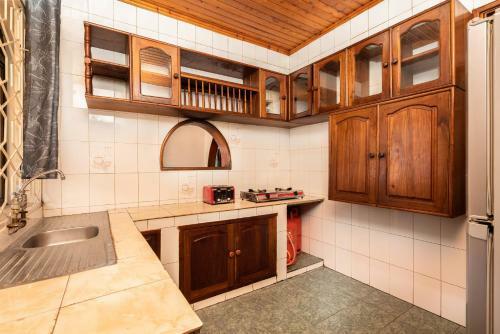 Bed & Breakfast My Arusha Home - Accommodation & Travel Services
