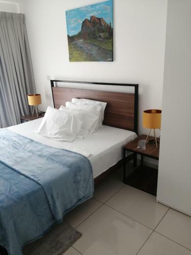Two Bedroom Duplex Apartment At Embassy Gardens