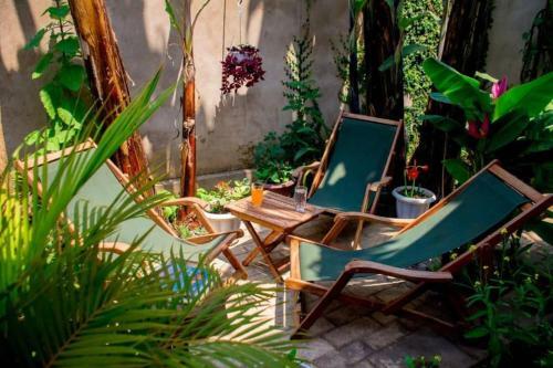 Bed & Breakfast Banana House