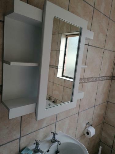 Travellers Treat - Luxurious 6 Sleeper House 5min From The Beach!