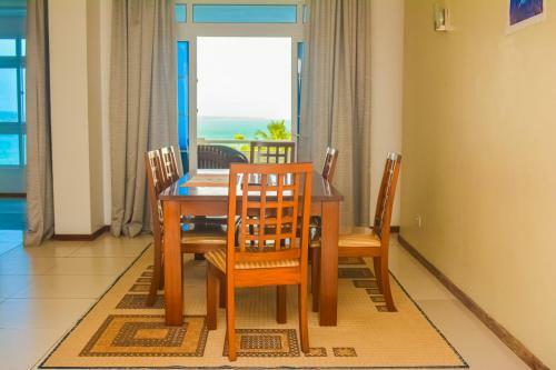 Stay.plus Almasi Beachfront Apartments