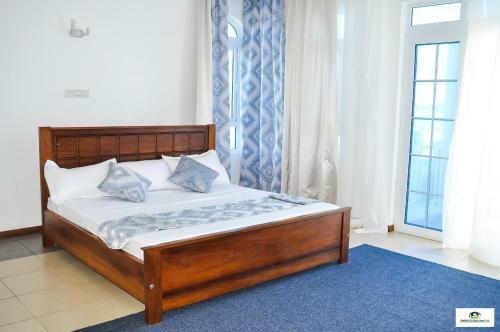Stay.plus Almasi Beachfront Apartments