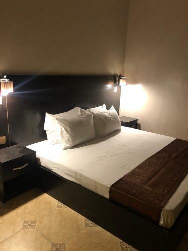 Posh Apartments Business Hotel
