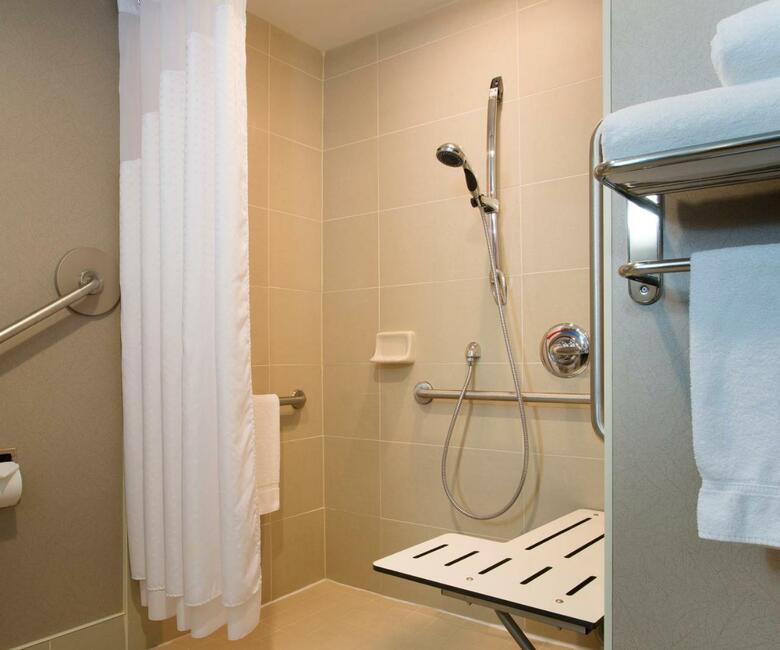 Holiday Inn Express Hotel & Suites Ottawa West-nepean
