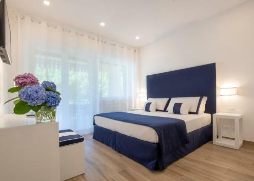 Solymar Apartments