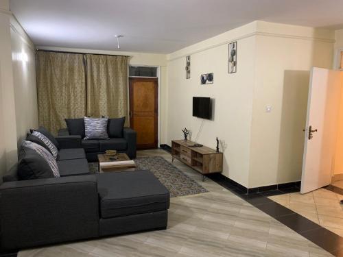 Immaculate 2-bedroom Apartment: (Prime Location)