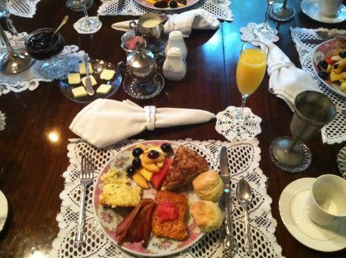 Corners Mansion Inn - A Bed And Breakfast
