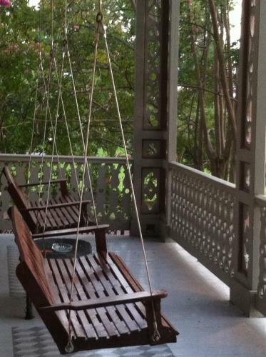 Corners Mansion Inn - A Bed And Breakfast