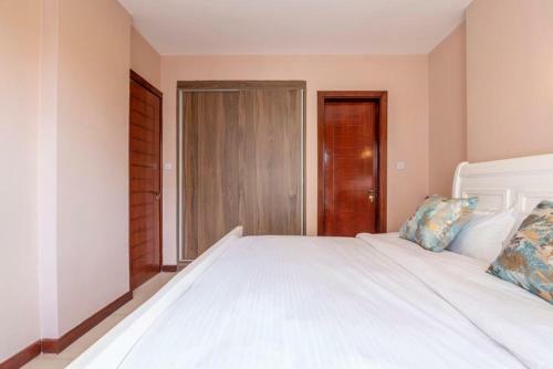 Spacious Comfy Modern Serviced Apartment