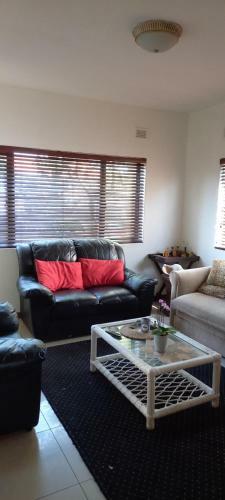 Hostal 35 Inyoni Crescent