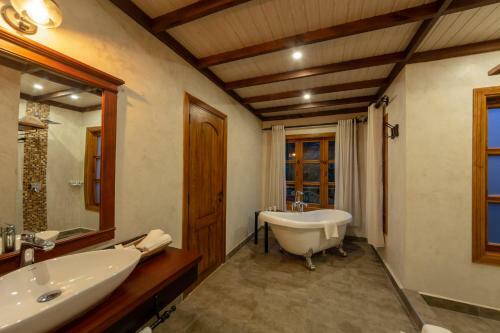 Chimpundu Lodge