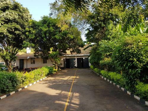 Hostal Entebbe Crane Guest House