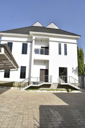 Hera Apartments