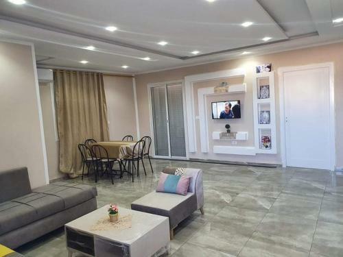 Villa Hidoussi House