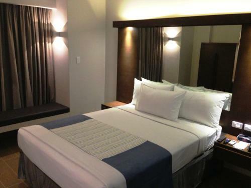 Hotel Microtel By Wyndham Acropolis