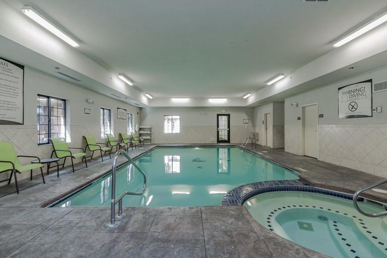 Hotel Staybridge Suites South Bend-university Area