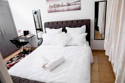 Stylish Apartment Near Foxdale Forest