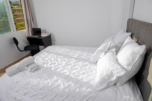 Stylish Apartment Near Foxdale Forest