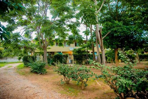 Stylish Apartment Near Foxdale Forest