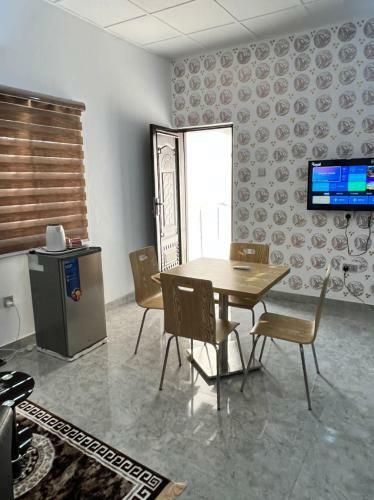 Apartamento Residential House In A Secure & Serene Environment